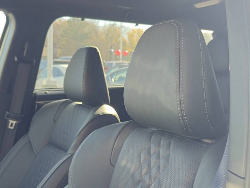 2025 Mitsubishi Outlander PHEV SEL Black Edition