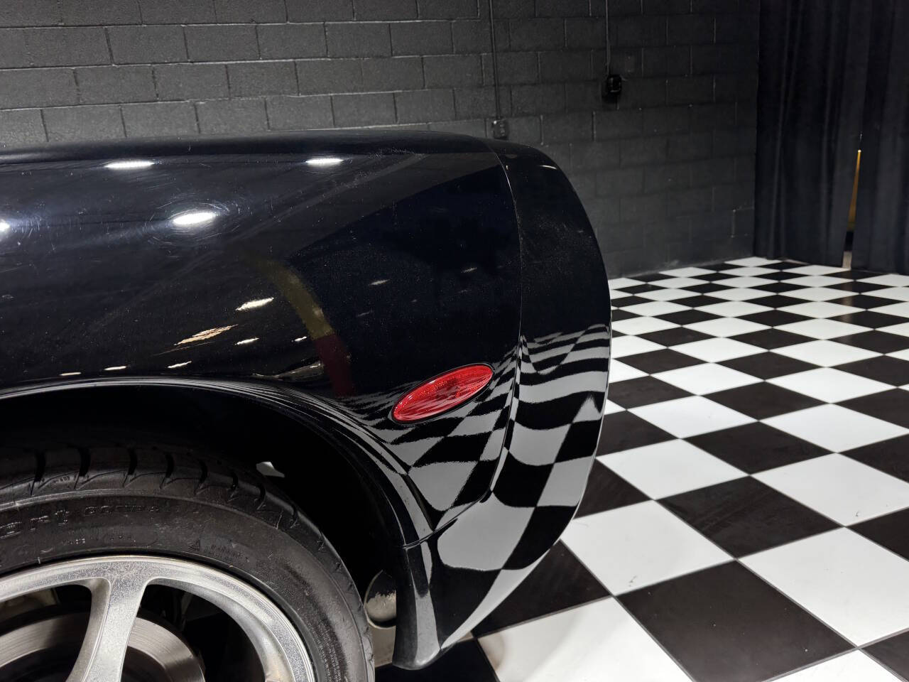 2004 Chevrolet Corvette 44