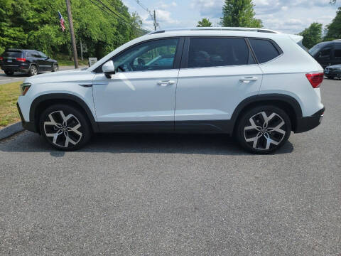 2022 Volkswagen Taos for sale at ROBERT MOTORCARS in Woodbury CT