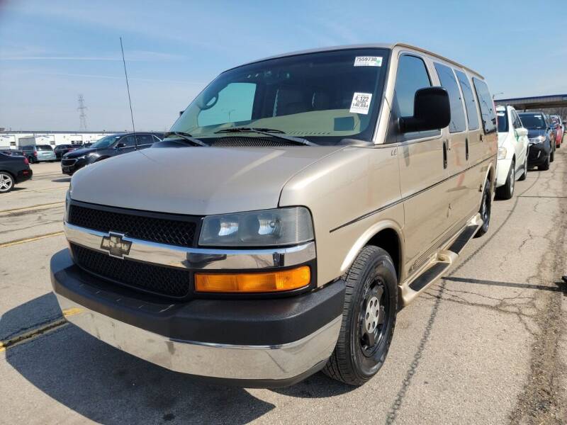 2005 Chevrolet Express for sale at Tumbleson Automotive in Kewanee IL