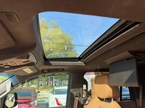 2017 Cadillac Escalade Platinum