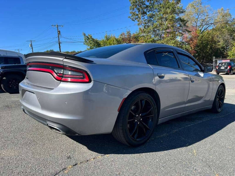 2016 Dodge Charger SE