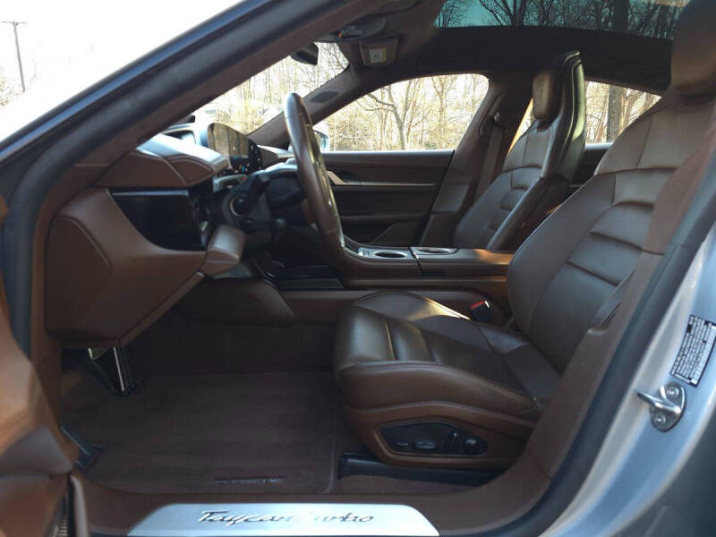 2020 Porsche Taycan Turbo