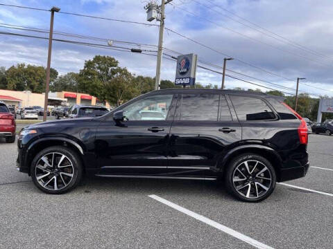 2023 Volvo XC90 Recharge T8 Ultimate Dark Theme