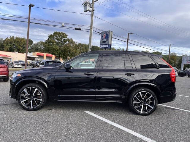 2023 Volvo XC90 Recharge T8 Ultimate Dark Theme