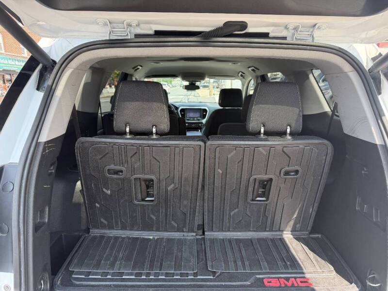 2023 GMC Acadia SLE