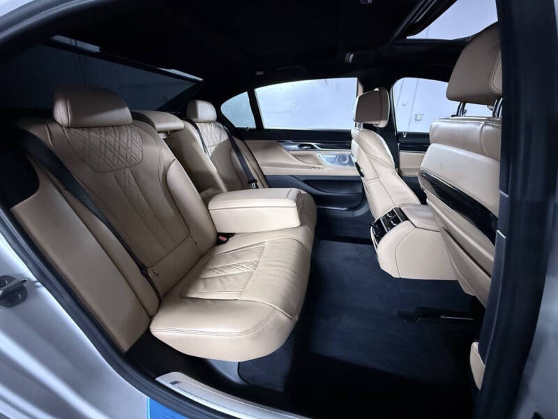 2022 BMW 7 Series 750i xDrive