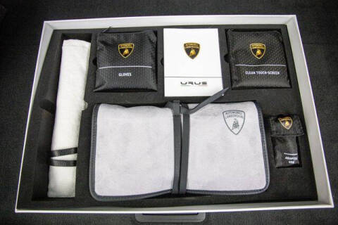 2022 Lamborghini Urus