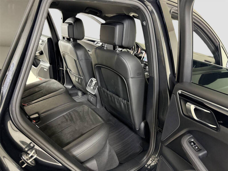 2021 Porsche Macan