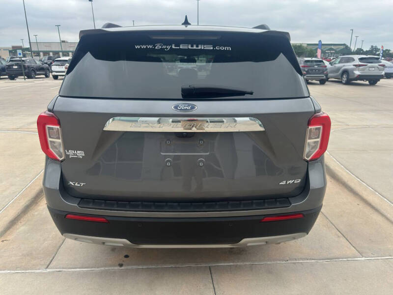 2024 Ford Explorer XLT