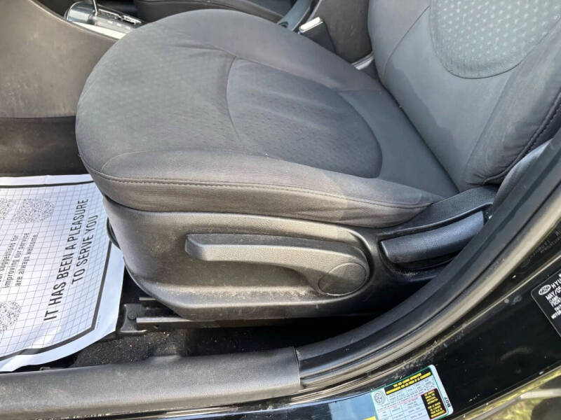 2013 Hyundai Accent SE