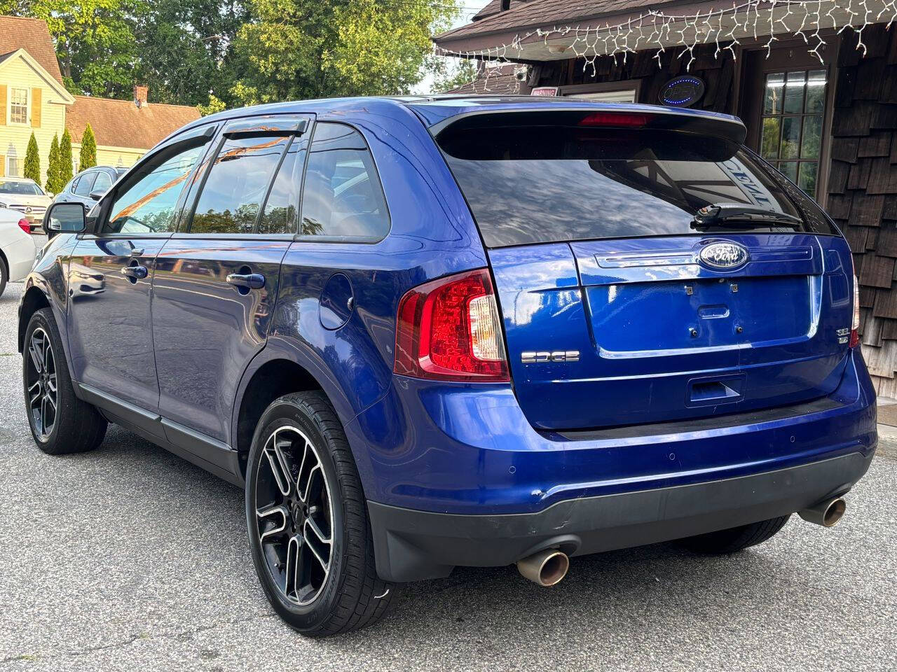 View vehicle photo 5