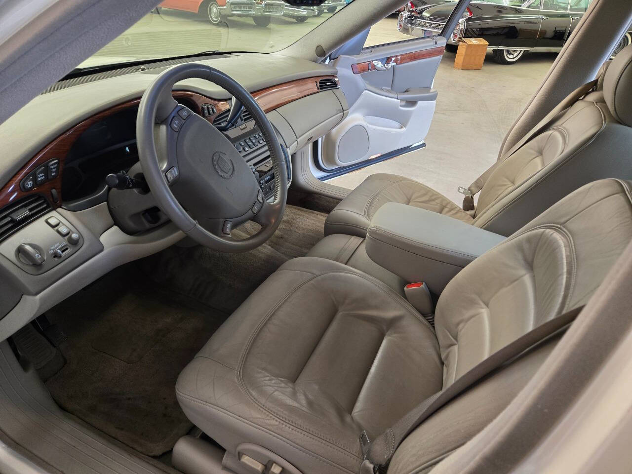 2002 Cadillac DeVille 5