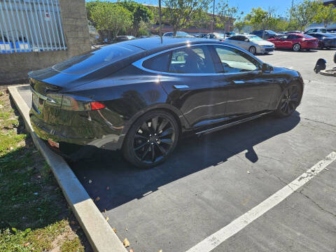 2016 Tesla Model S 90D