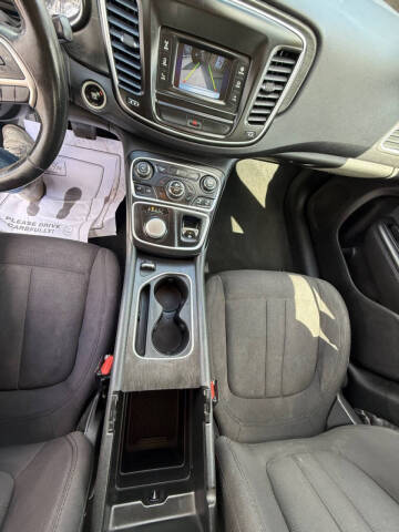 2015 Chrysler 200 Limited