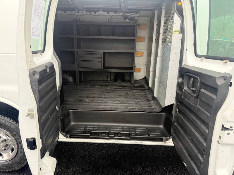 2017 GMC Savana 2500
