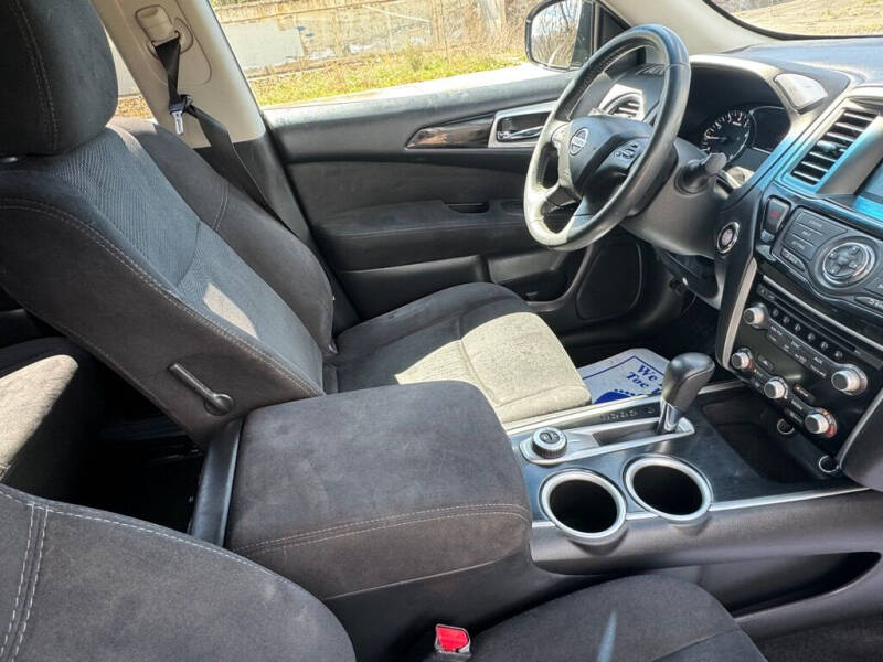 2016 Nissan Pathfinder S