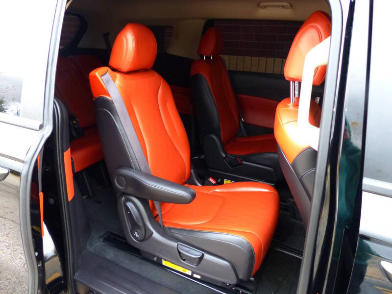 2025 Kia Carnival EX