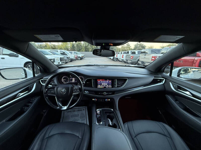 2022 Buick Enclave Essence