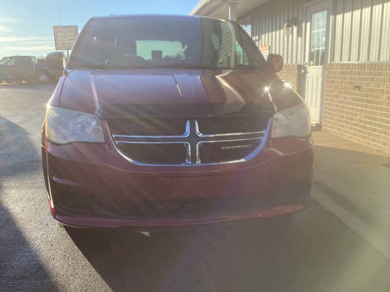 2014 Chrysler Town & Country Touring's photo