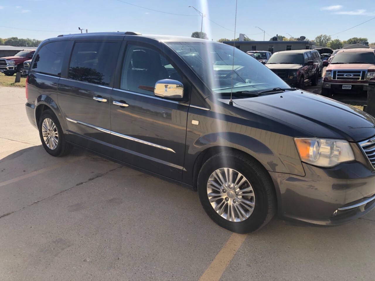 2014 Chrysler Town and Country for sale at Dakota Auto Inc in Dakota City, NE