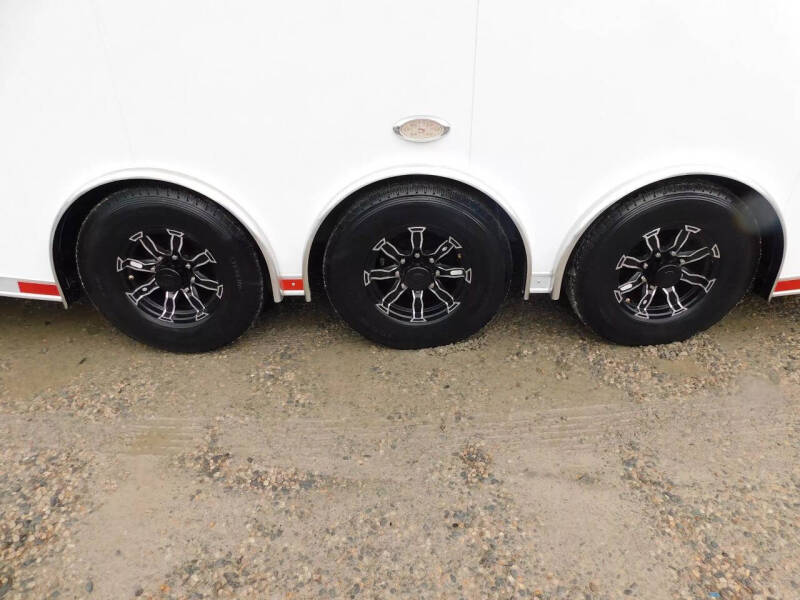 2025 United Trailers USH 28' Stacker Race Trailer L