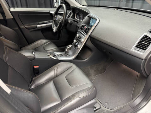 2017 Volvo XC60 T6 Dynamic