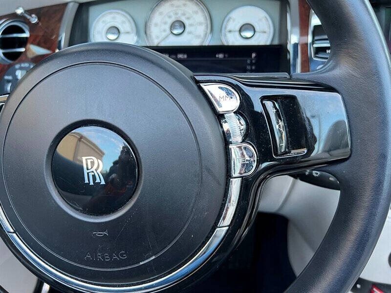 2016 Rolls-Royce Dawn Base photo 32