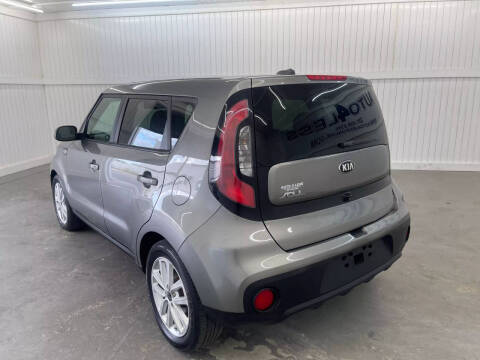 2017 Kia Soul +