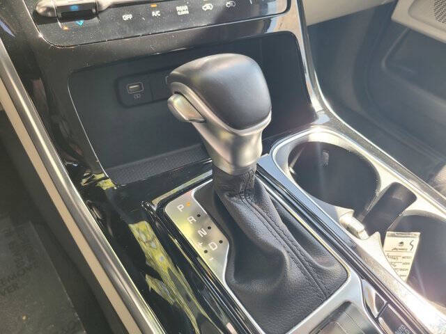 2024 Kia Carnival SX