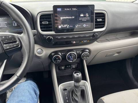 2024 Hyundai Venue SEL