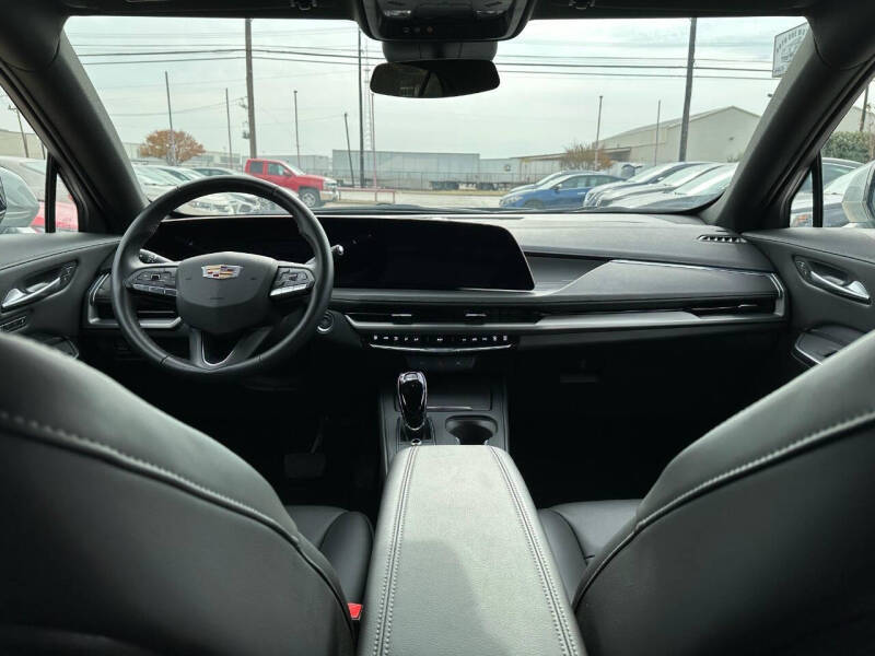 2025 Cadillac XT4 Premium Luxury