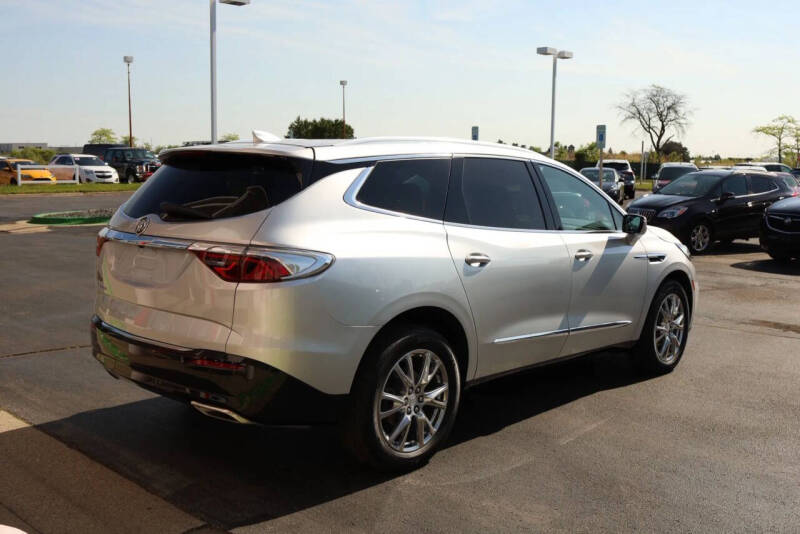 2022 Buick Enclave Essence