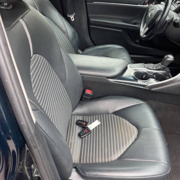2018 Toyota Camry SE
