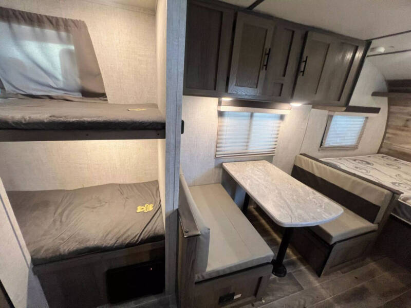 2021 Gulfstream Enlighten Super Lite