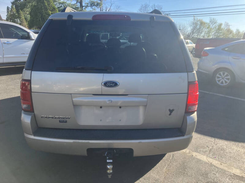 2004 Ford Explorer XLT