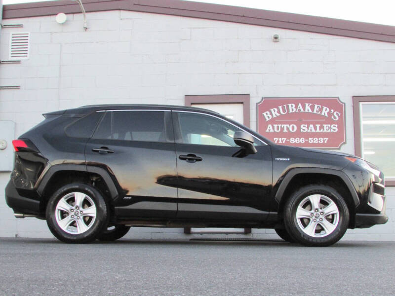 2021 Toyota RAV4 LE's photo