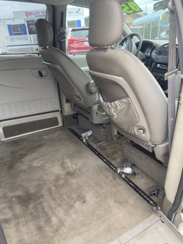 2005 Dodge Grand Caravan SE