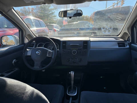 2009 Nissan Versa 1.8 S