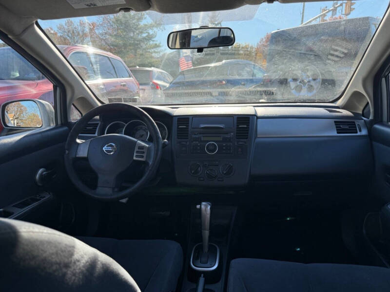 2009 Nissan Versa 1.8 S