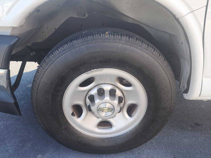 2023 Chevrolet Express 2500