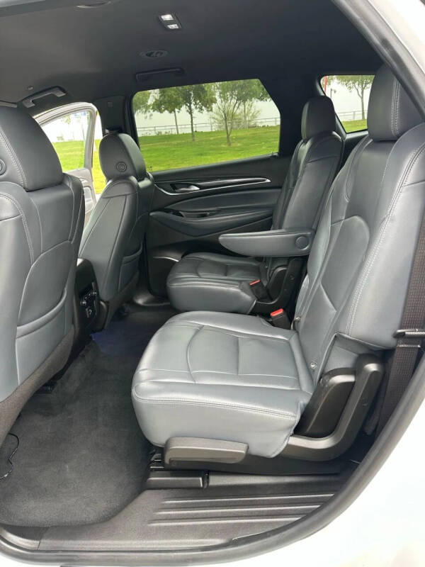 2022 Buick Enclave Essence