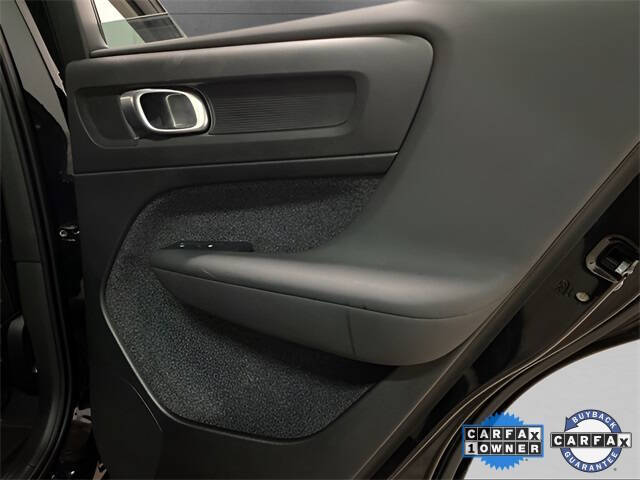 2025 Volvo XC40 B5 Plus Bright Theme