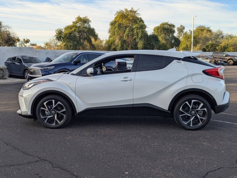 2022 Toyota C-HR XLE
