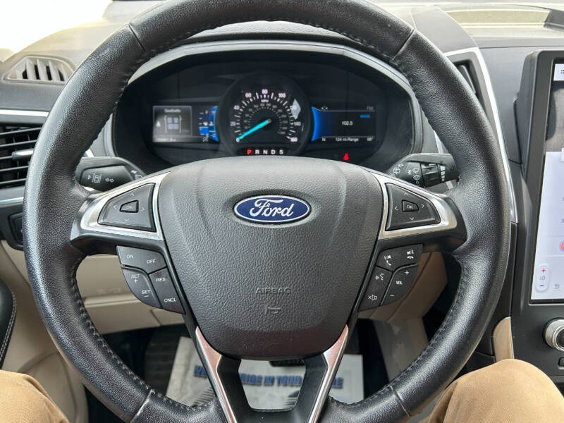 2023 Ford Edge Titanium