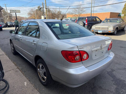 2005 Toyota Corolla LE