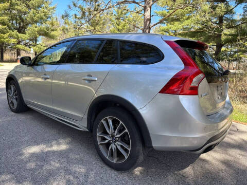 2015 Volvo V60 Cross Country T5