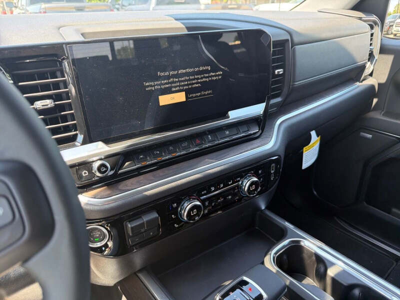 2026 GMC Sierra 1500 SLT - Photo 19