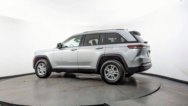 2023 Jeep Grand Cherokee Laredo