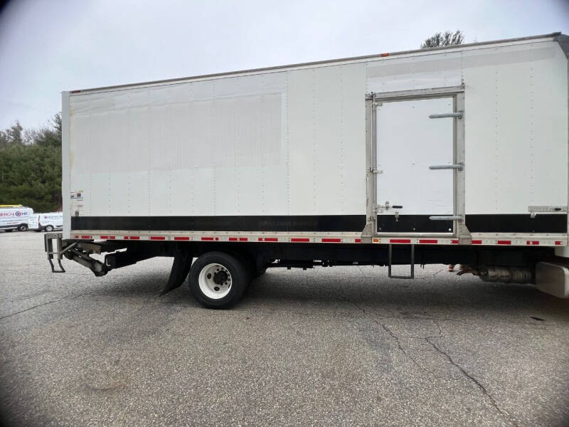 2018 Freightliner M2 106